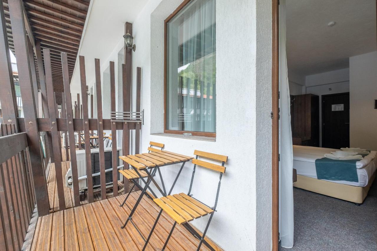 Park Hotel Asenevtsi เวลีคอเทอร์โนโว ภายนอก รูปภาพ