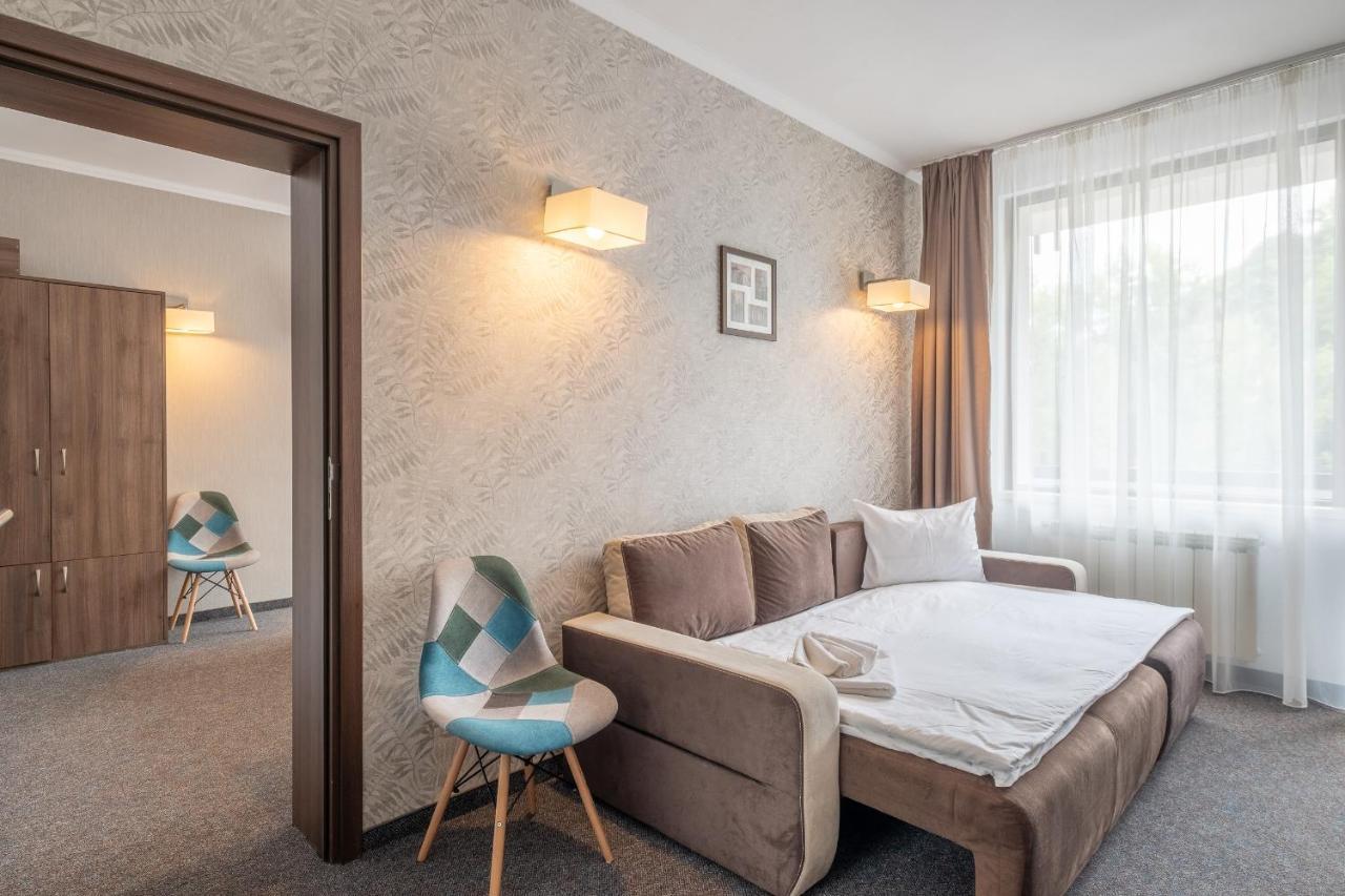 Park Hotel Asenevtsi เวลีคอเทอร์โนโว ภายนอก รูปภาพ